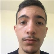 Jeune homme de 18 ans tout juste diplômé d'un BAC Littéraire et passionné de la langue Anglaise que je perfectionne dans l'idée de voyager dans un futur proche